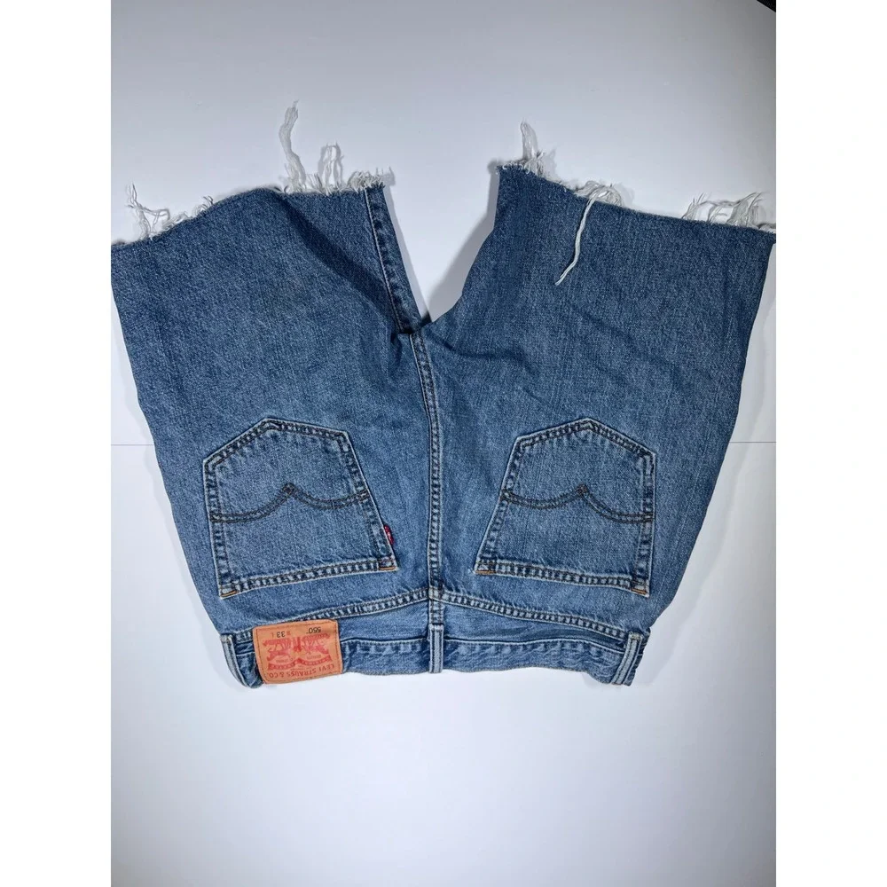 Levi's 550 Relaxed Fit Shorts Men 33 Blue Medium Wash Cut Off Raw Hem Denim